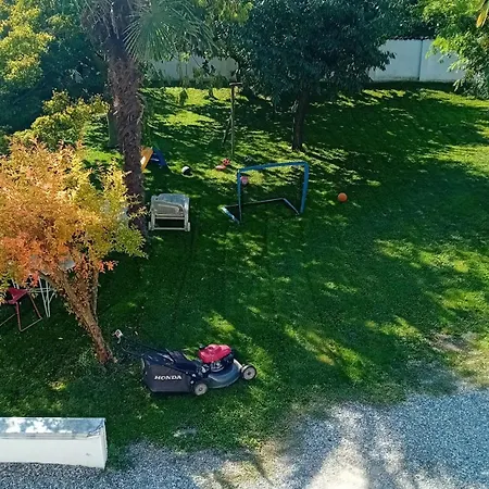 Grazioso Con Vista Giardino E Parcheggio Апартаменты Биелла