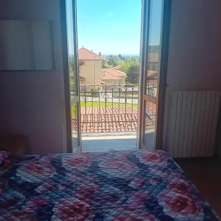 Grazioso Con Vista Giardino E Parcheggio * ביאלה